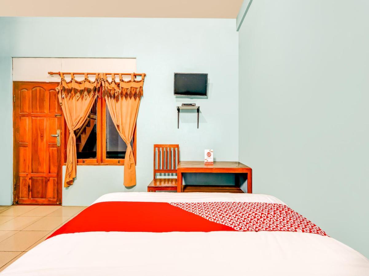 Oyo 90051 Guest House Парангтритис Экстерьер фото